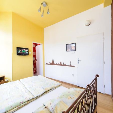 Hostel Blues Bratislava Bagian luar foto